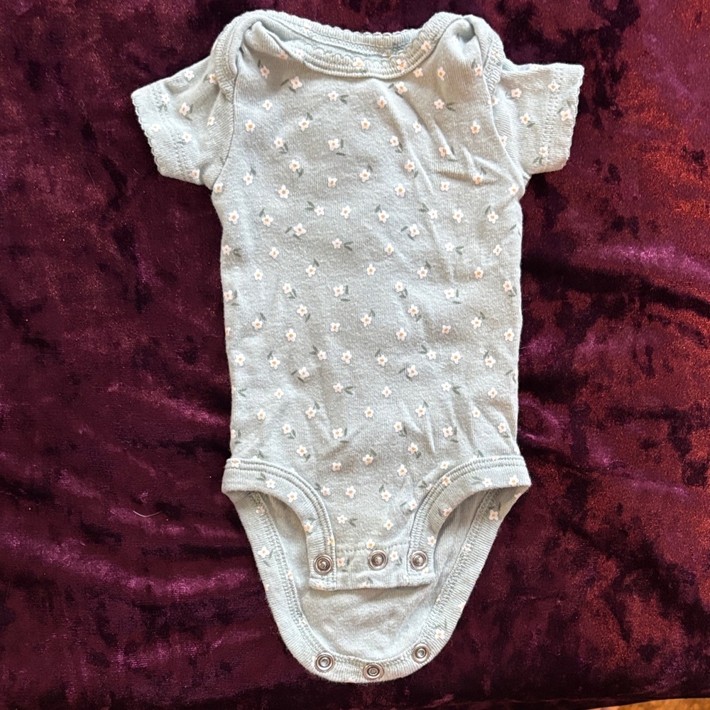 Lot of assorted premie items, onesies, pants and long sleeve button up - Picture 7 of 7